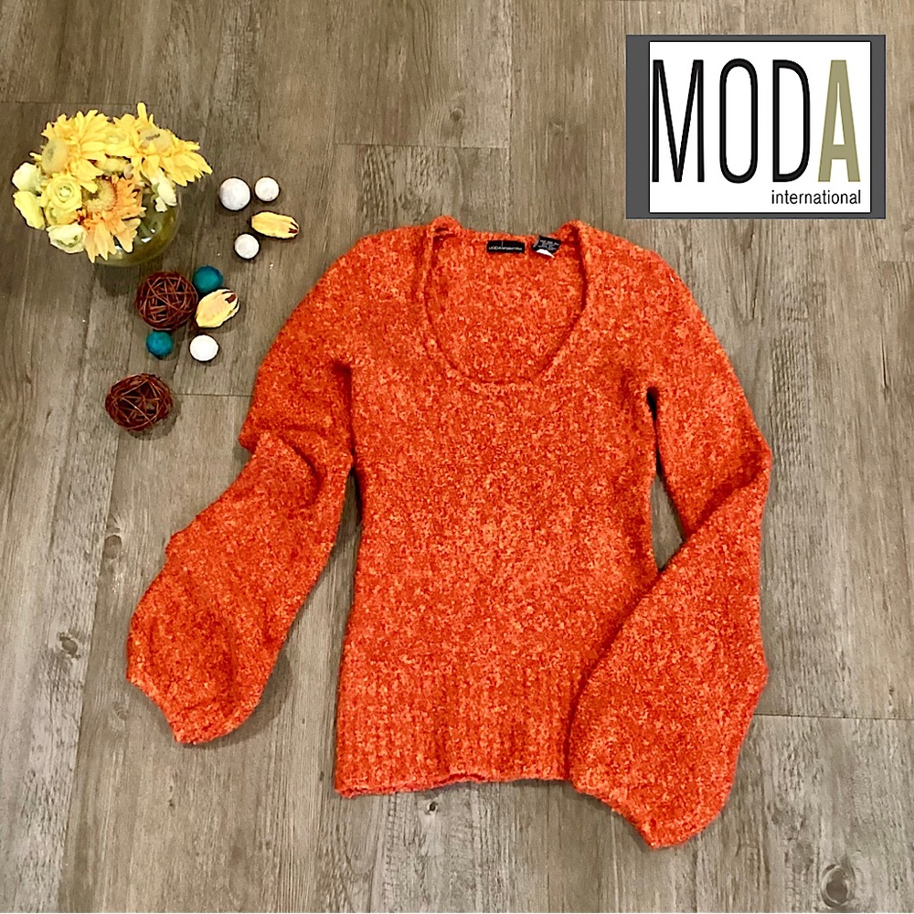 NWOT Moda International Scoop Neck Sweater